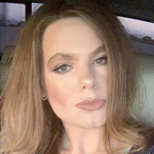 Meet your Posher, Jenelle